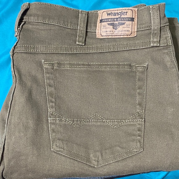 Wrangler Khaki Denim Pants - Picture 1 of 1